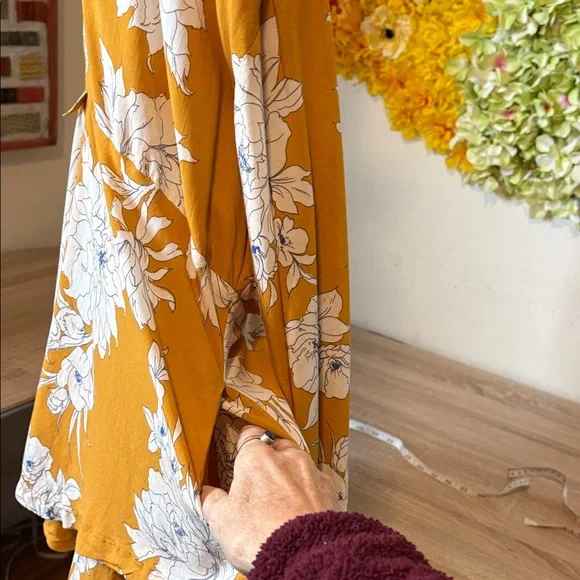 Free People Mustard Floral Mini Dress maanfacturer flaw - Picture 11 of 16